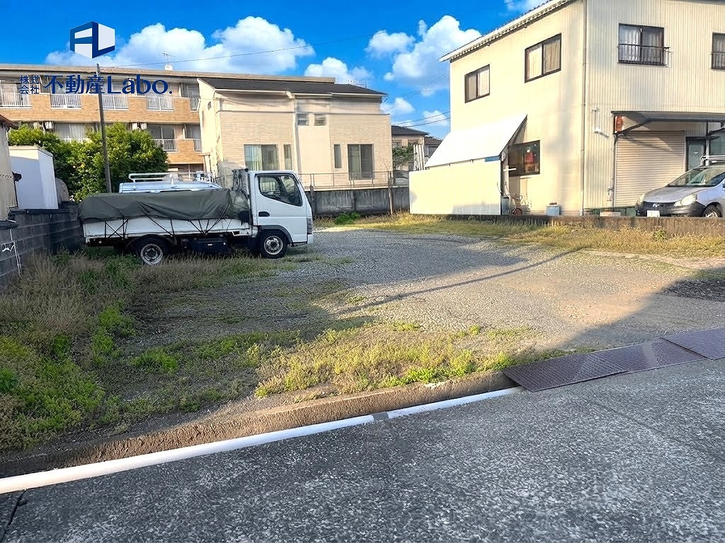 ブルーミングガーデン　富士市天間　全１棟の前面道路含む現地写真|洗面台は人気のスマートサニタリーを採用♪