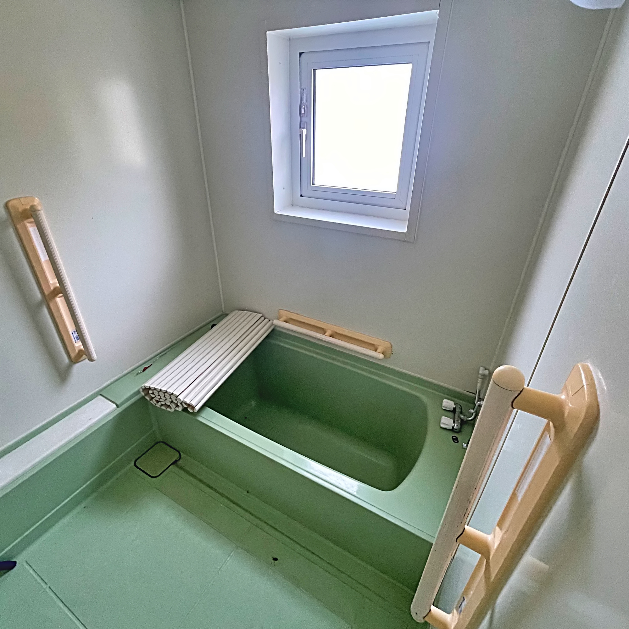 登別市片倉町3丁目11-2　中古住宅の浴室