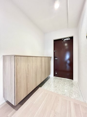 メゾンドール八尾本町の玄関|ゆったりとした玄関です