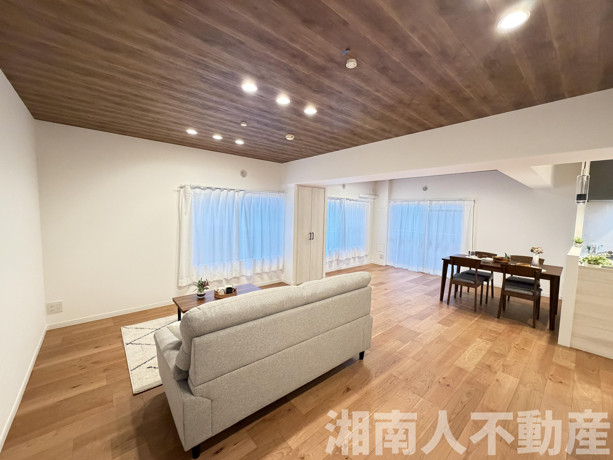 トーア由比ヶ浜マンションの居間・リビング|ゆったりとした居間です