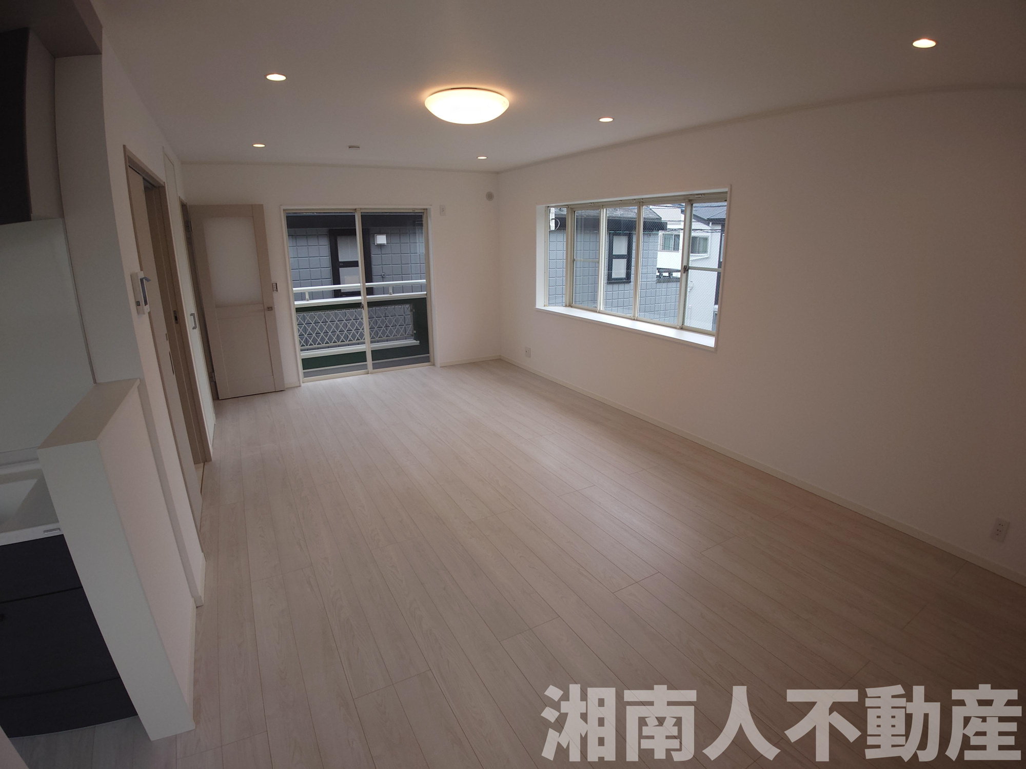茅ケ崎市松浪2丁目２－７３戸建の居間・リビング|ゆったり過ごせるリビングです