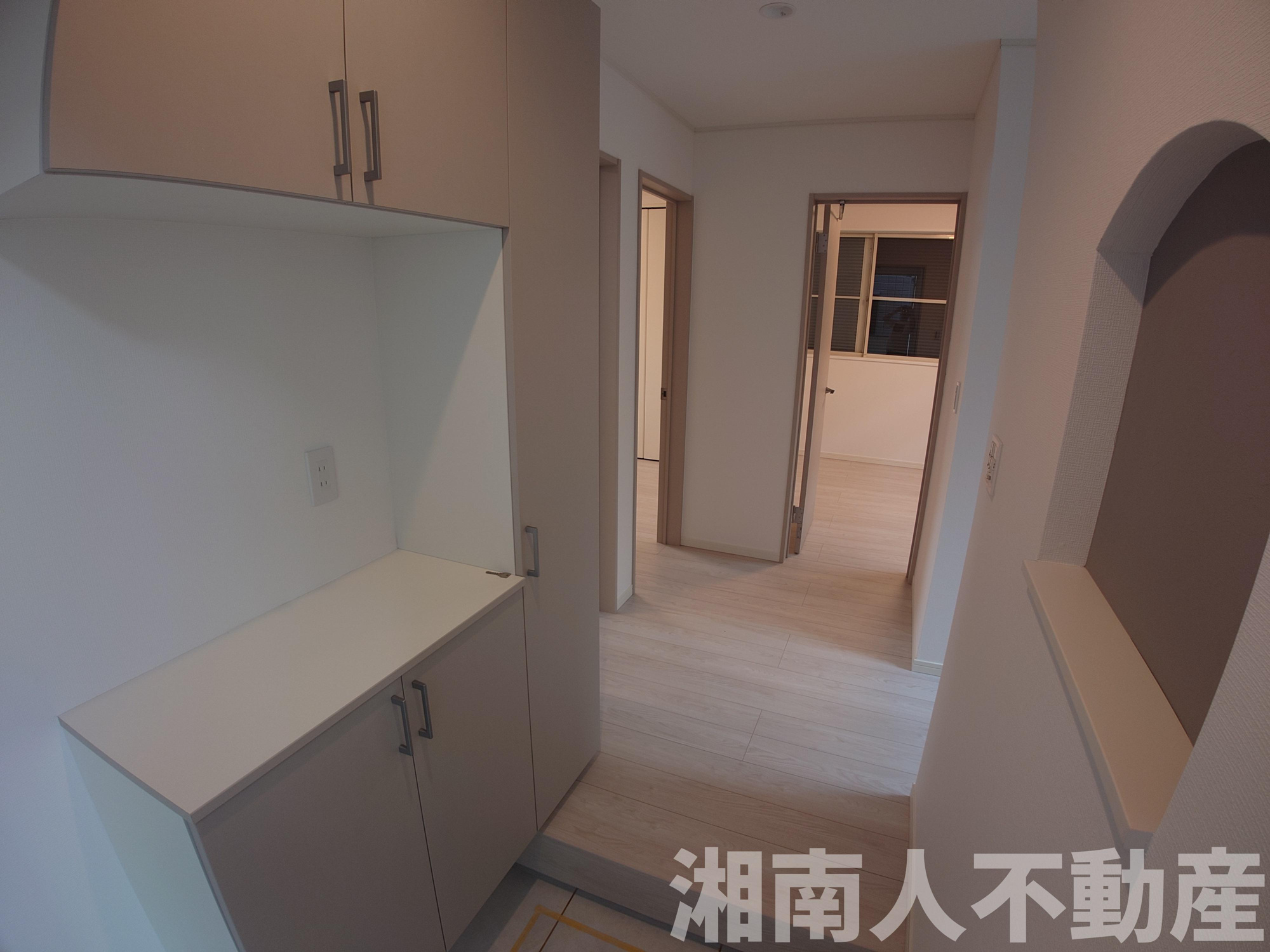茅ケ崎市松浪2丁目２－７３戸建の玄関|落ち着いた玄関です