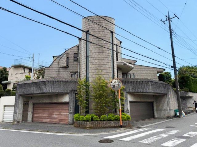 横浜市港南区港南台7丁目 中古戸建て【仲介手数料無料】カースペース6台の外観