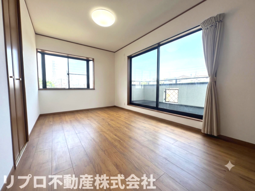 鎌ケ谷市東道野辺３丁目戸建の洋室|ゆとりある8.0帖で、快適なプライベート空間に♪　　※AI画像使用しています
