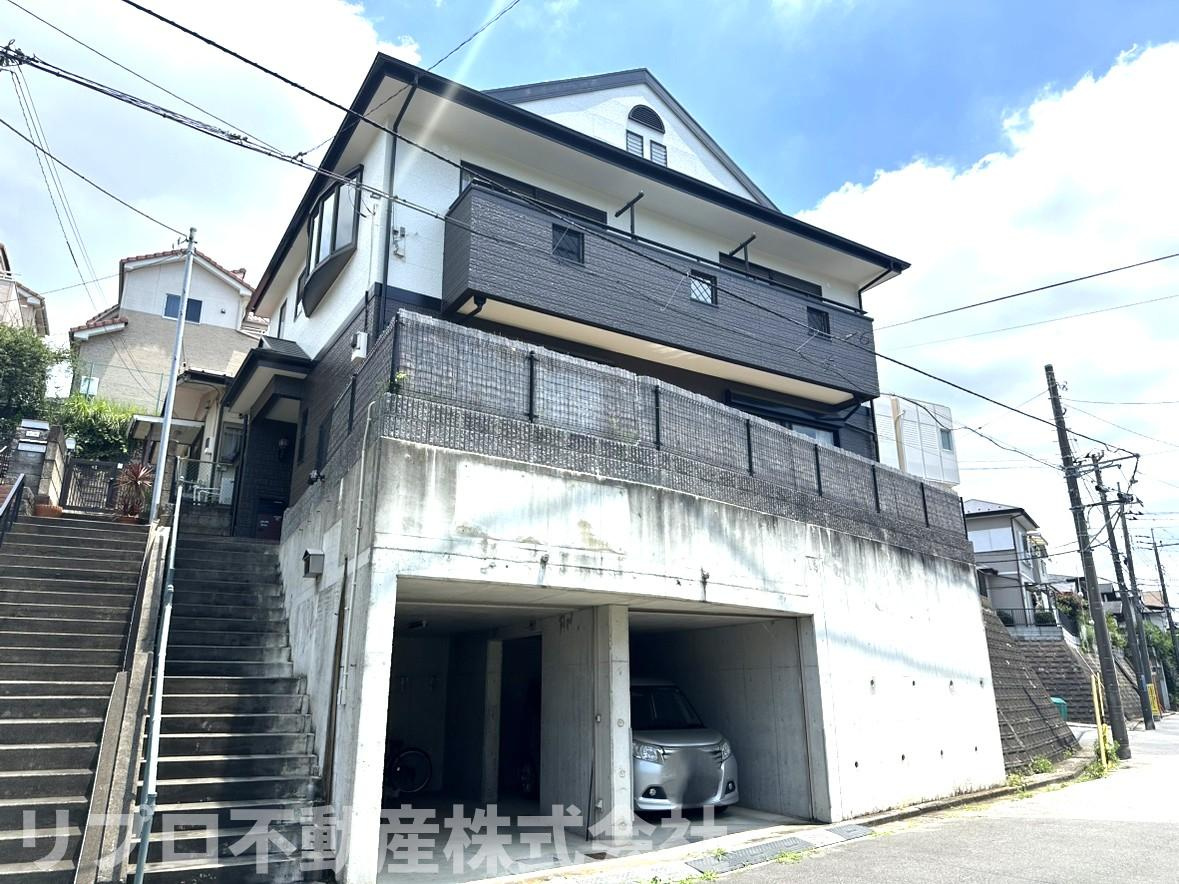 鎌ケ谷市東道野辺３丁目戸建の外観|内外装リフォーム済み！全居室６．０帖以上の4SLDK、駐車２台可能♪高台で開放感のある佇まいです！