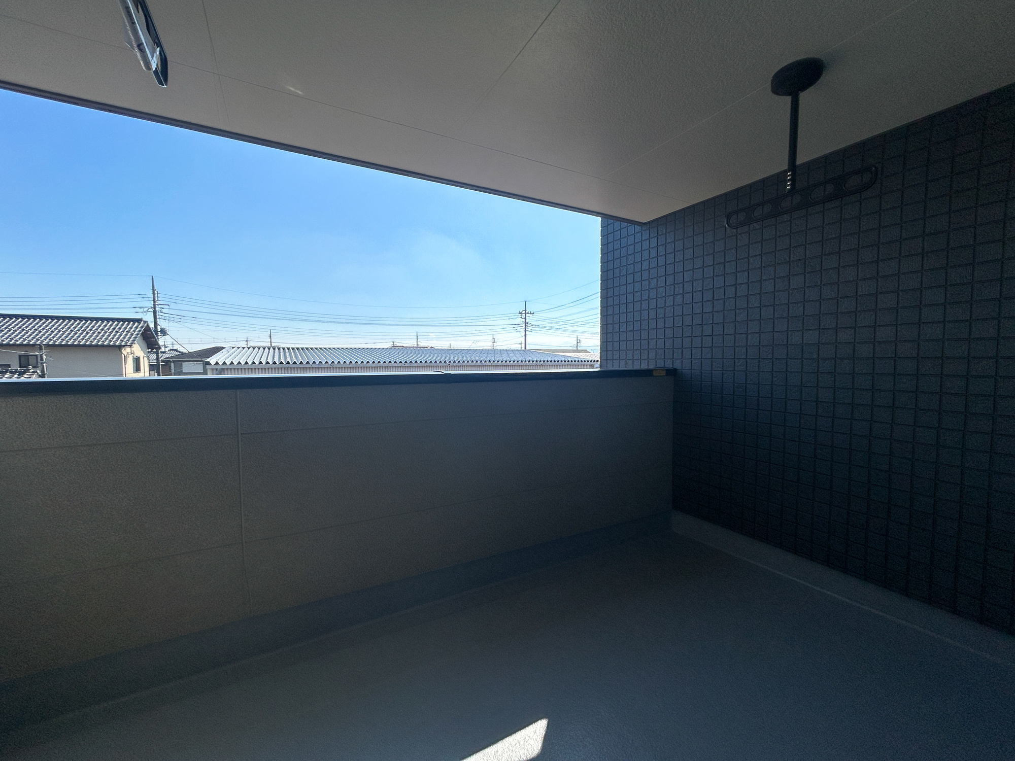 高崎市福島町第4期　新築住宅全2棟のバルコニー|インナーバルコニーなので急な雨でも安心♪広々としたバルコニーで日々の洗濯物はもちろん、布団などの大物もたくさん干していただけます♪