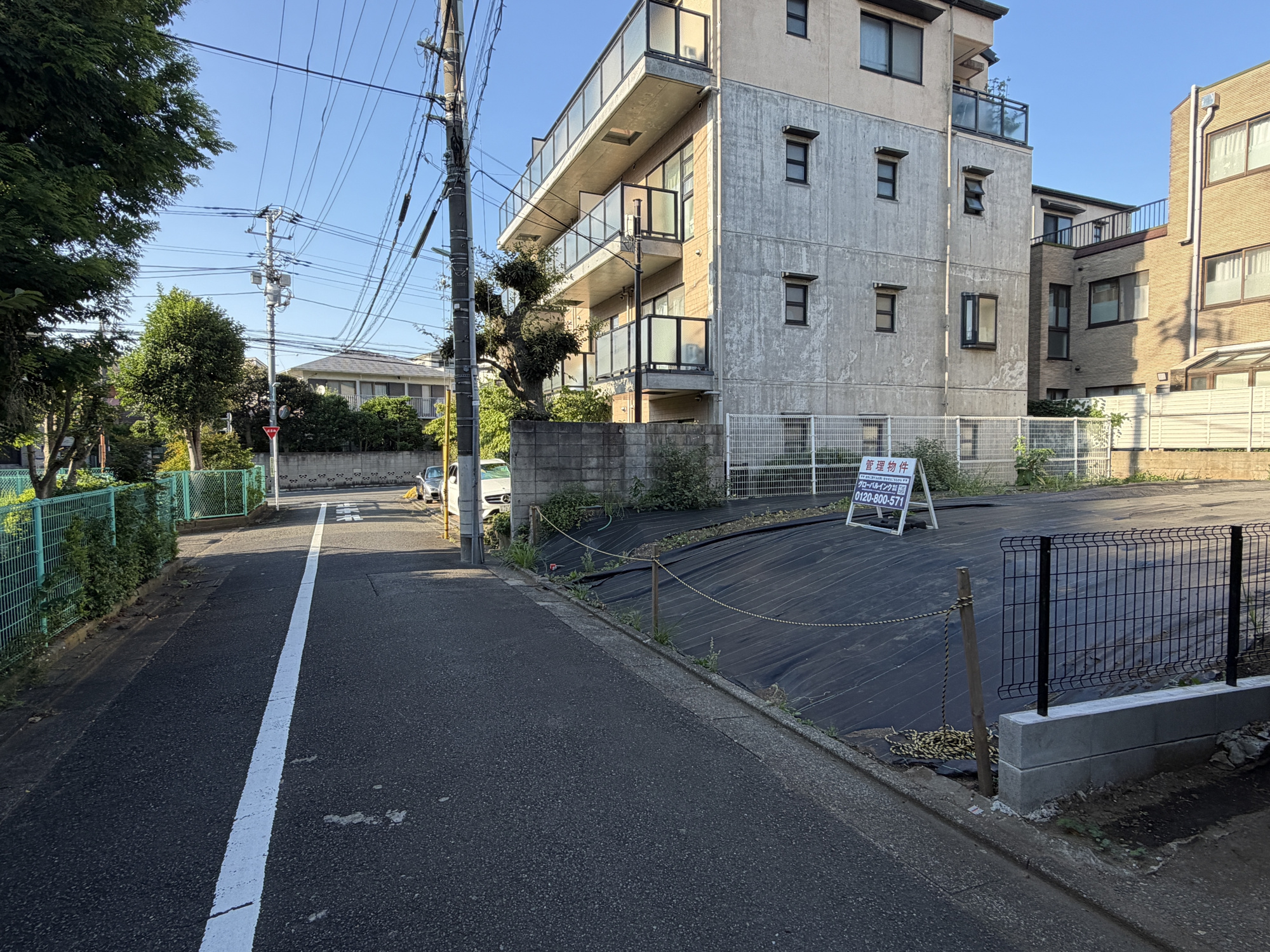 【前面道路含む現地写真】