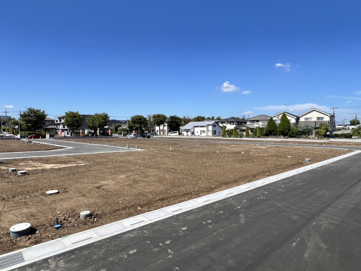 久喜市西（全28区画）9号地　現地写真　お子様の通学にも安心な距離！青葉小学校まで徒歩9分で、便利な立地にあります。