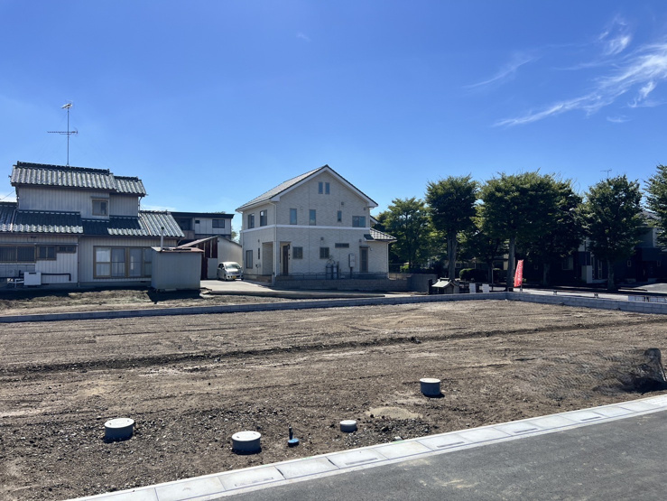 久喜市西（全28区画）21号地　現地写真　お子様の通学にも安心な距離！青葉小学校まで徒歩8分で、便利な立地にあります。