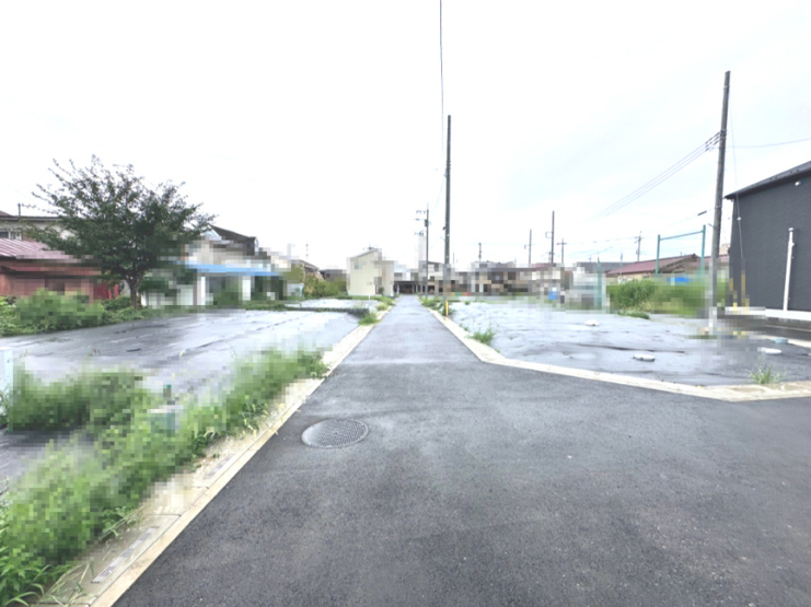 前面道路含む現地写真です