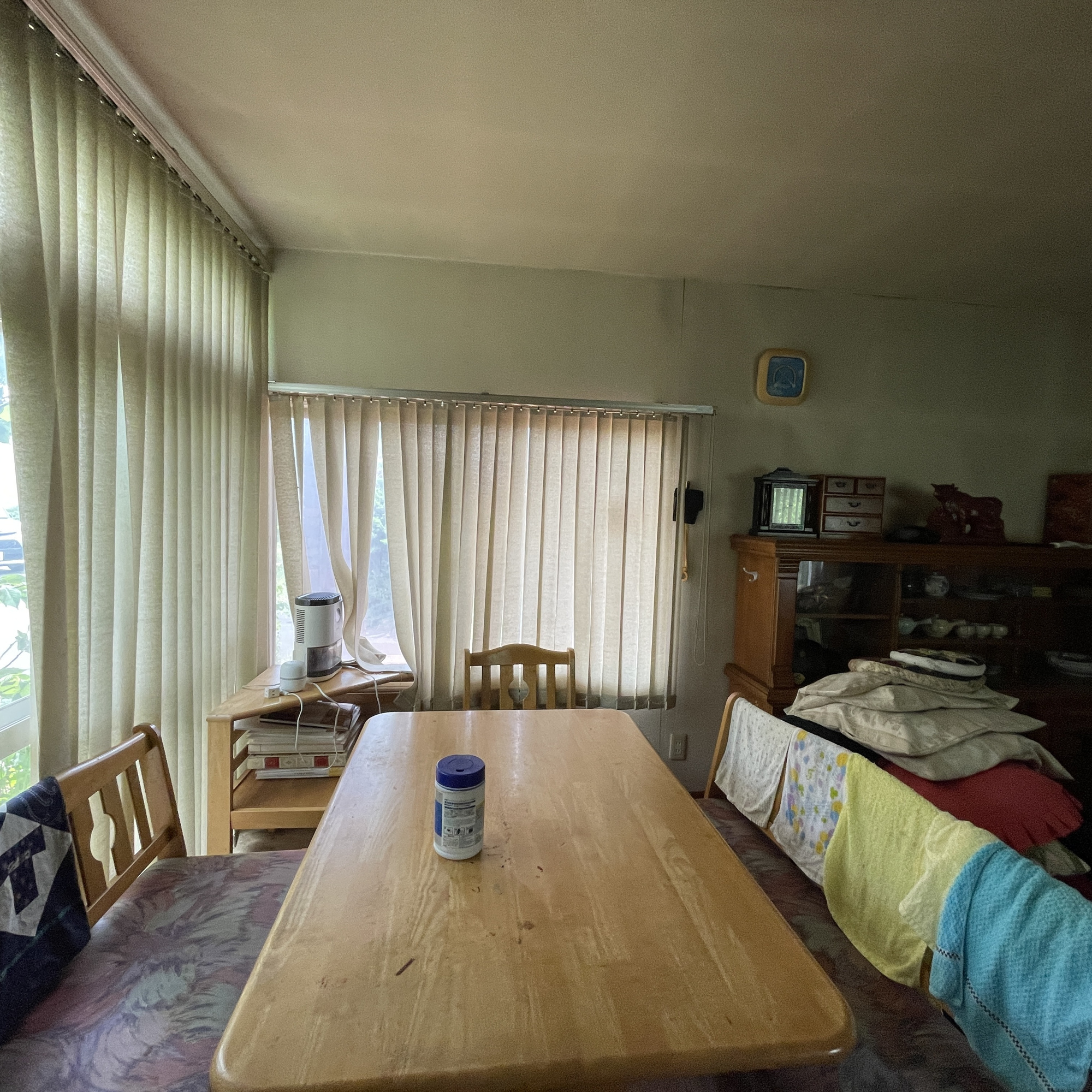 洞爺湖町入江60-6　中古住宅の居間・リビング