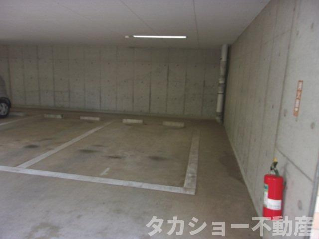 パインズマンション姉崎の駐車場