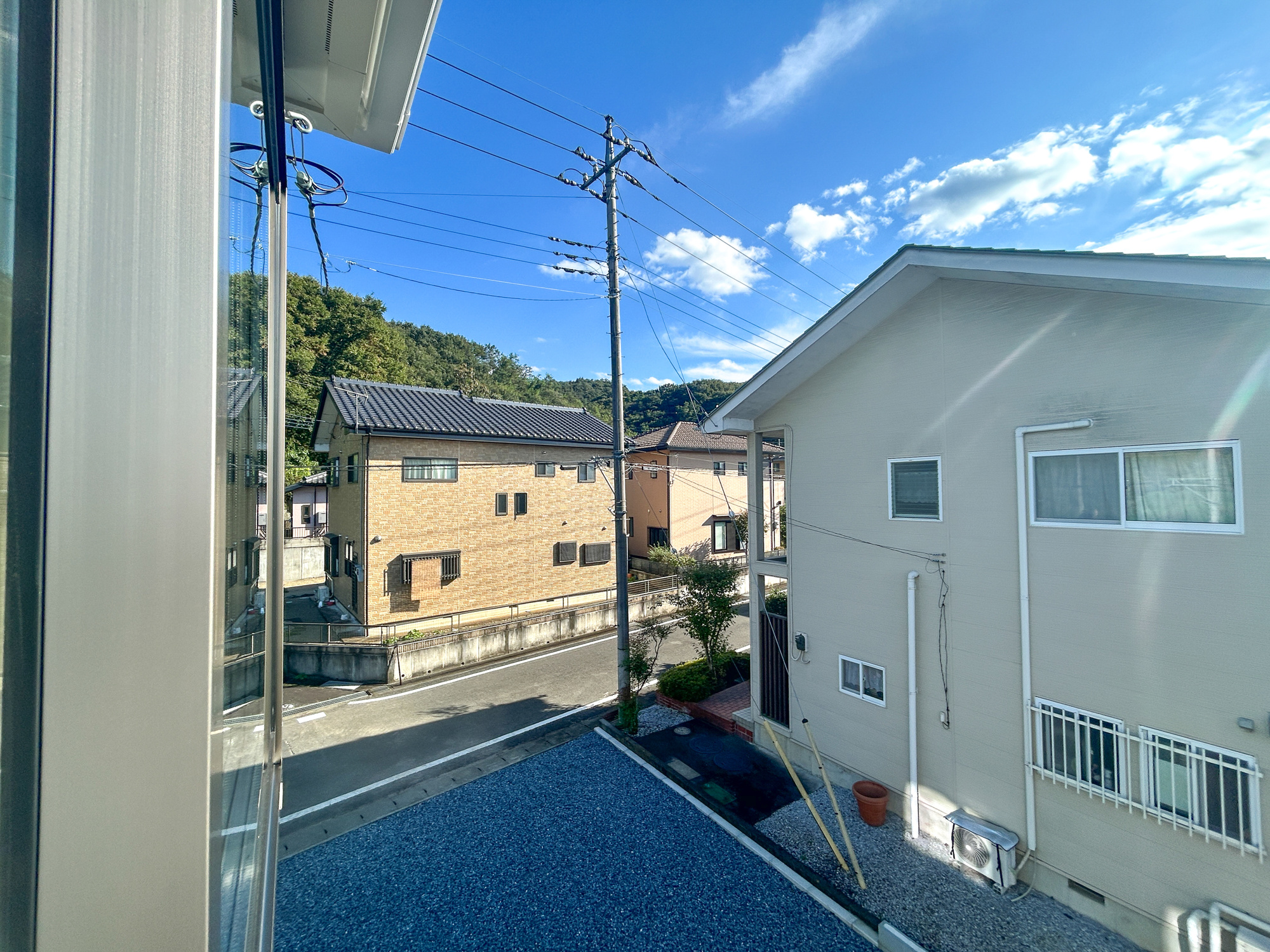 高崎市吉井町神保第2　新築住宅全2棟の展望|低層の一戸建てを中心とした街並みが整然と続き、周辺は高い建物が建っていないので、採光や開放性に恵まれ、空が広く緑の多い閑静な趣を感じる環境です。