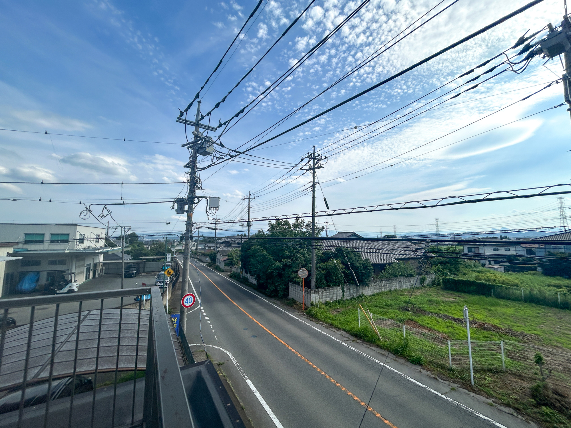 高崎市中里町1期　中古物件の展望|低層の一戸建てを中心とした街並みが整然と続き、周辺は高い建物が建っていないので、採光や開放性に恵まれ、空が広く緑の多い閑静な趣を感じる環境です。
