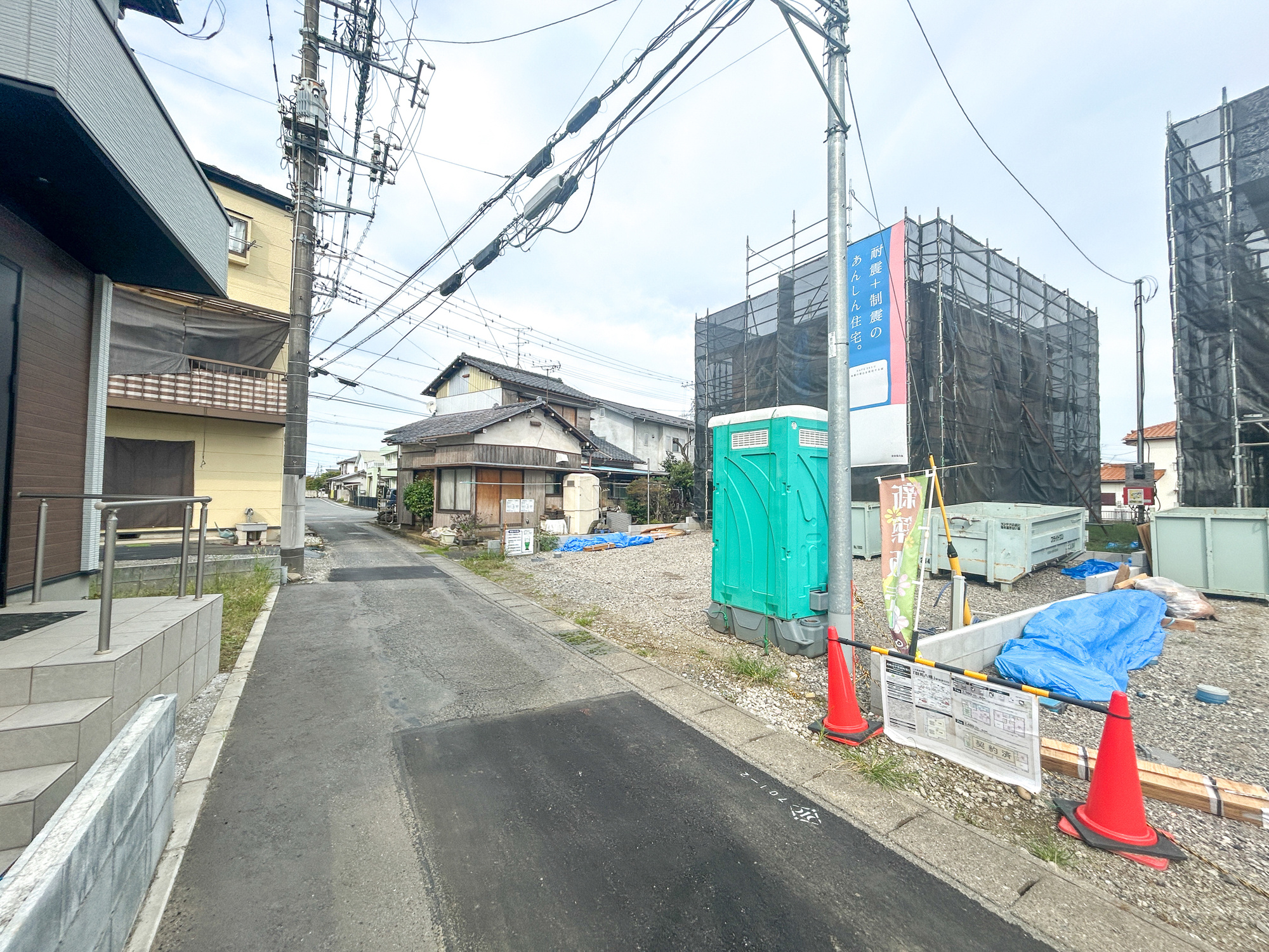 高崎市中豊岡町第3　新築住宅全2棟の前面道路含む現地写真|閑静な住宅地で子育て家族にピッタリ。毎日のお散歩も快適な緑に恵まれたエリアで、自然に包まれた穏やかな暮らしを実現するための、ゆとりある住環境が整っています。

