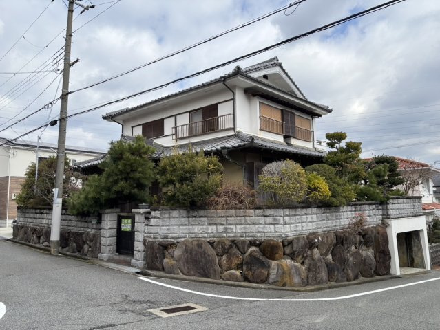 若葉台2丁目上物付土地の外観