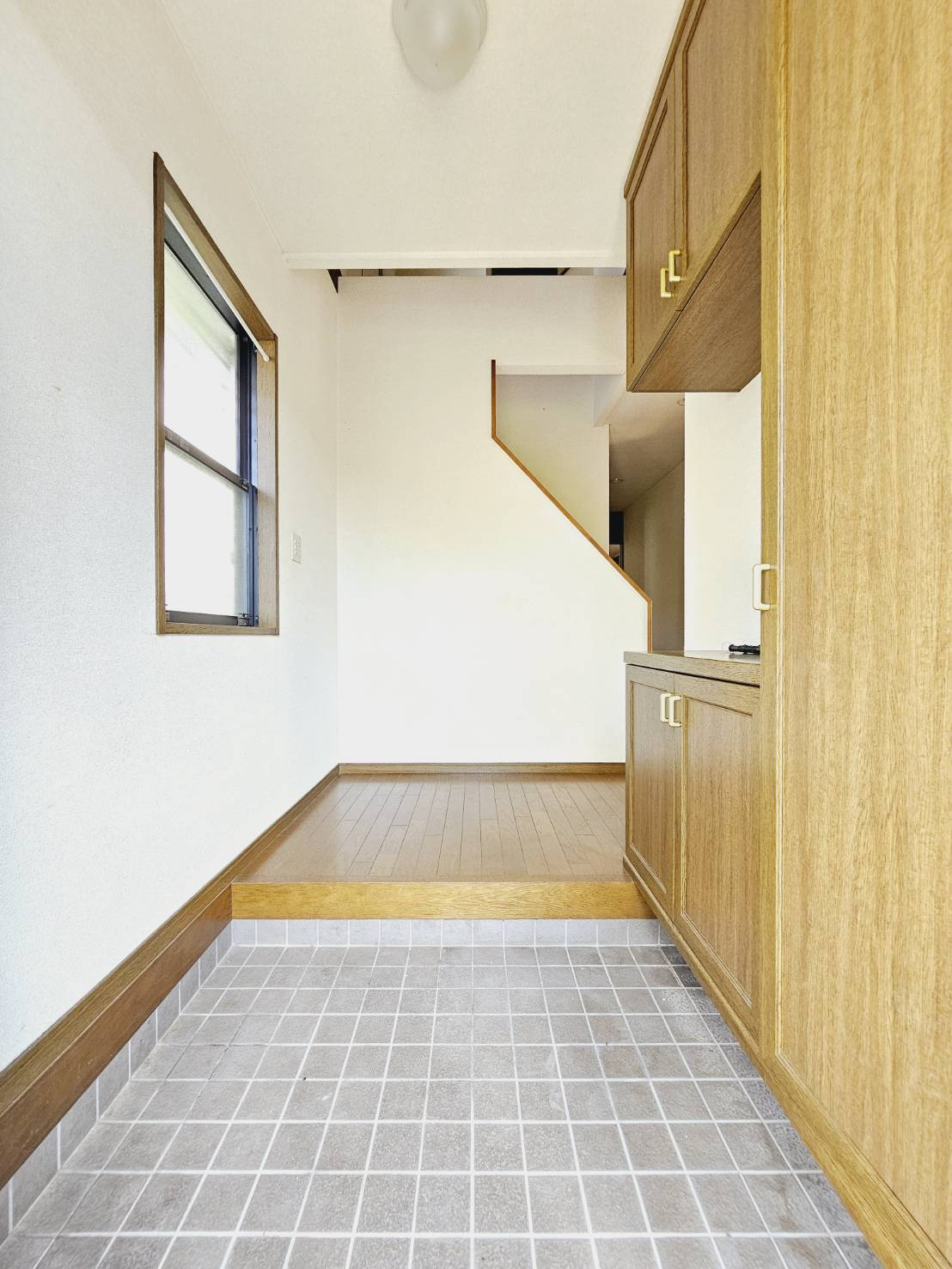 神戸市北区花山中尾台２丁目の中古一戸建の玄関|■玄関■シューズボックス