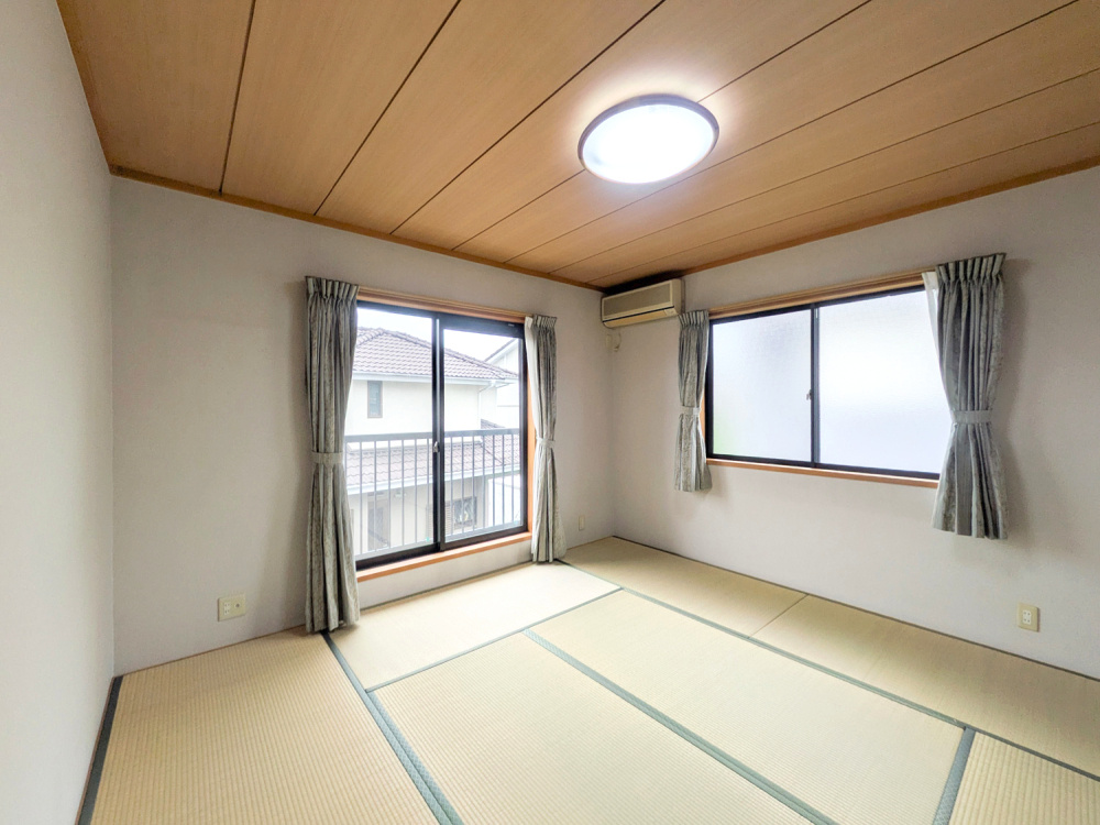西山二丁目戸建の和室|落ち着いた雰囲気の和室付きです
