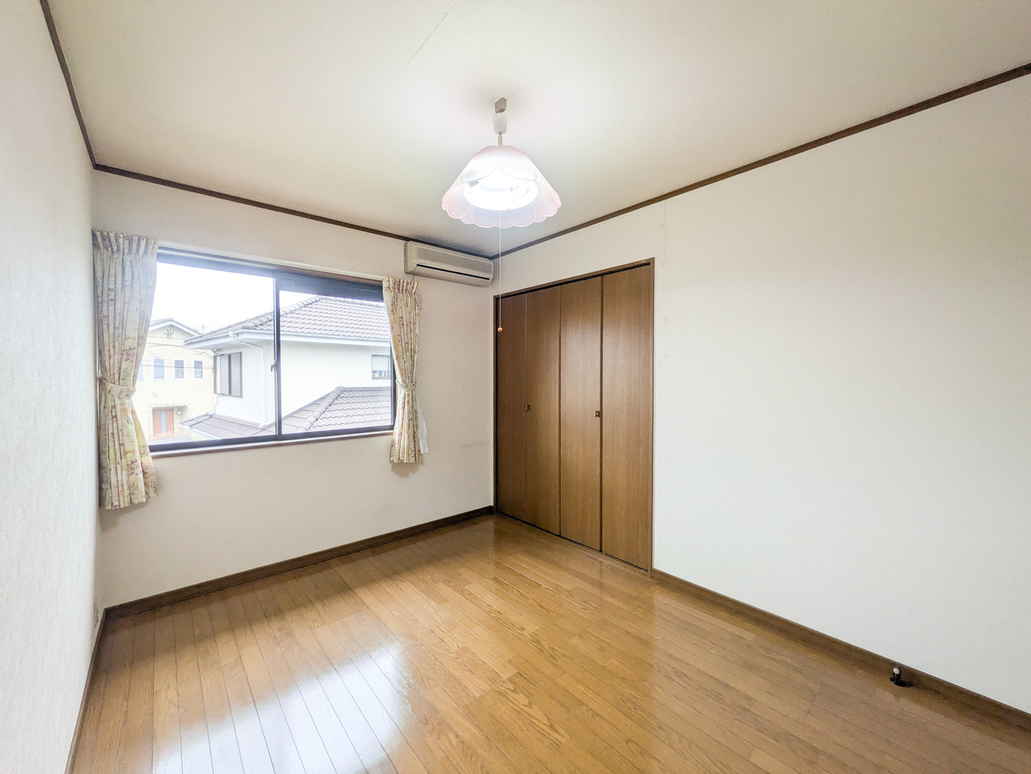 西山二丁目戸建の洋室|洋室です