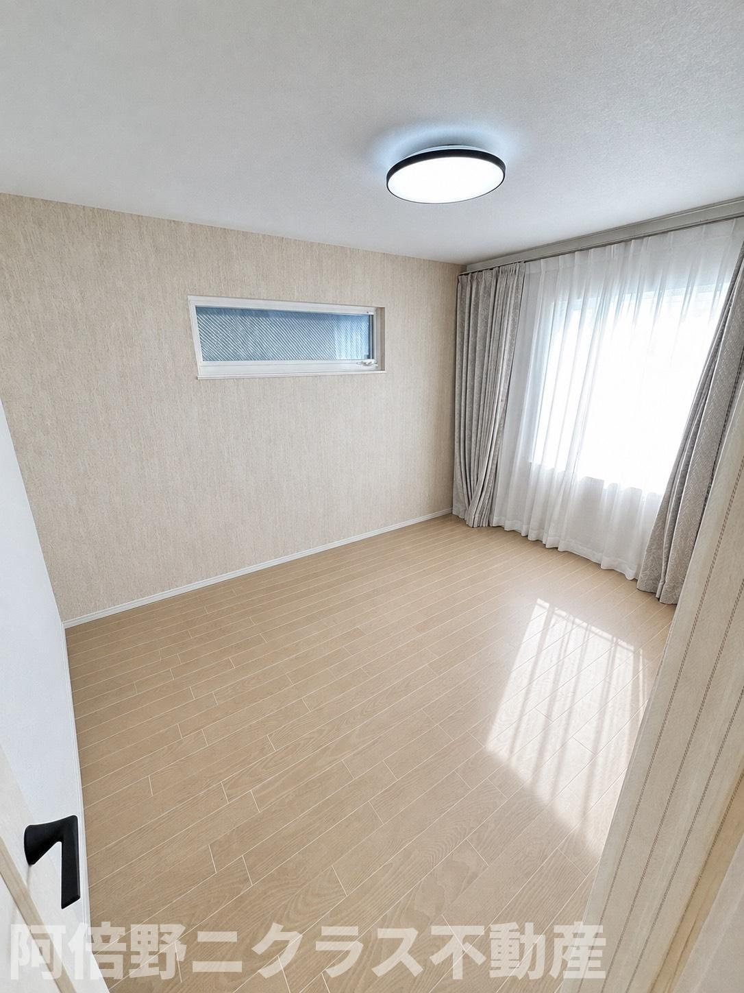 杭全8丁目中古戸建の洋室|生成AIにより家具等撤去の修正をしております