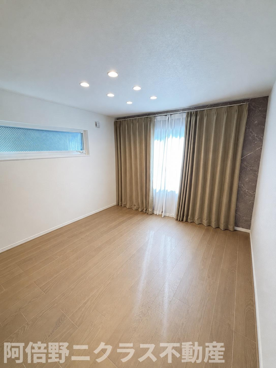 杭全8丁目中古戸建の居間・リビング|生成AIにより家具等撤去の修正をしております