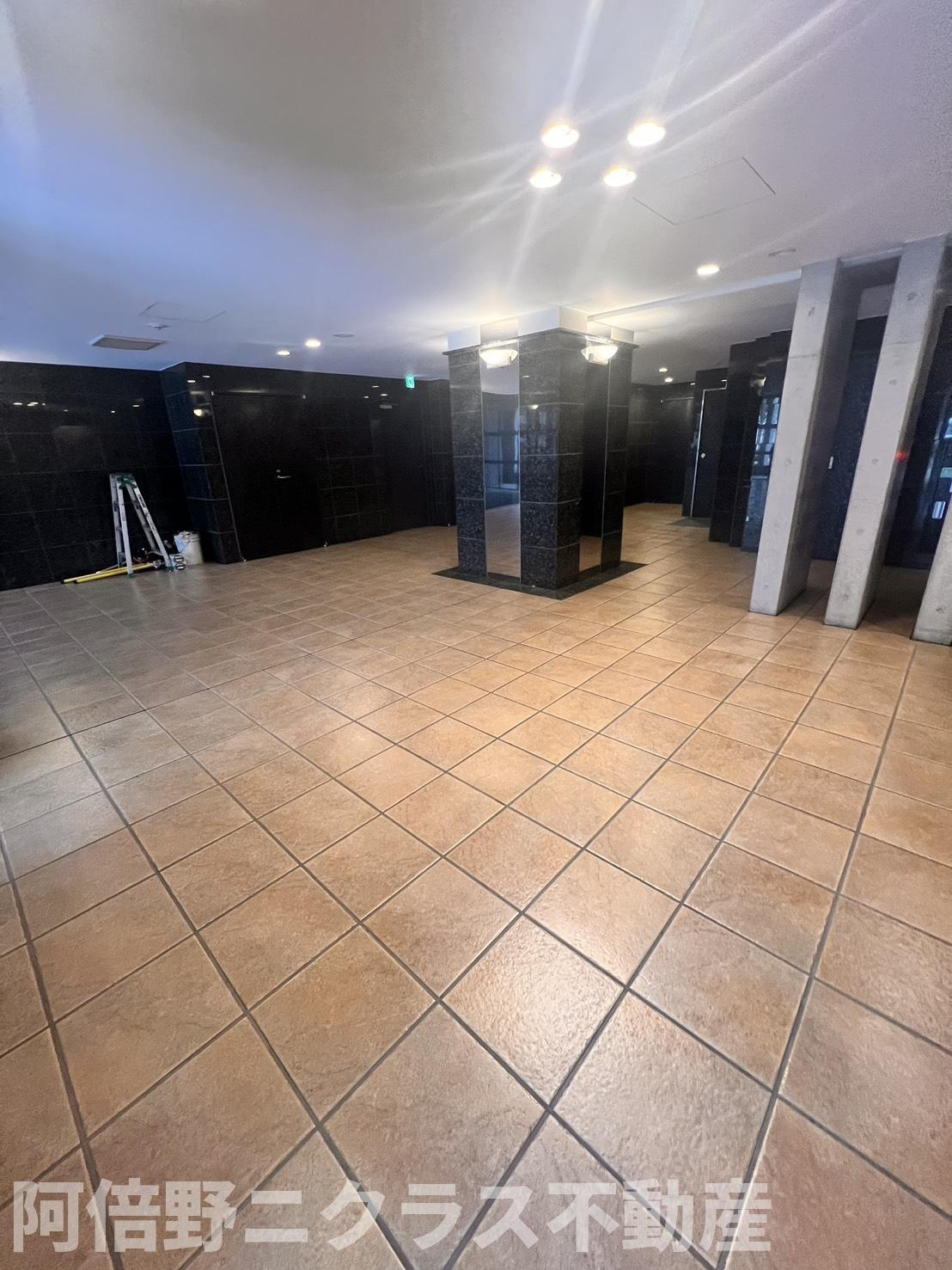 ディアステージ夕陽丘ソシエールのエントランス