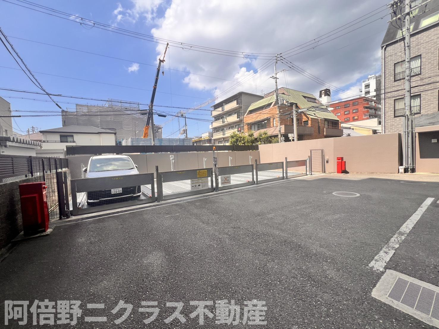 ディアステージ夕陽丘ソシエールの駐車場