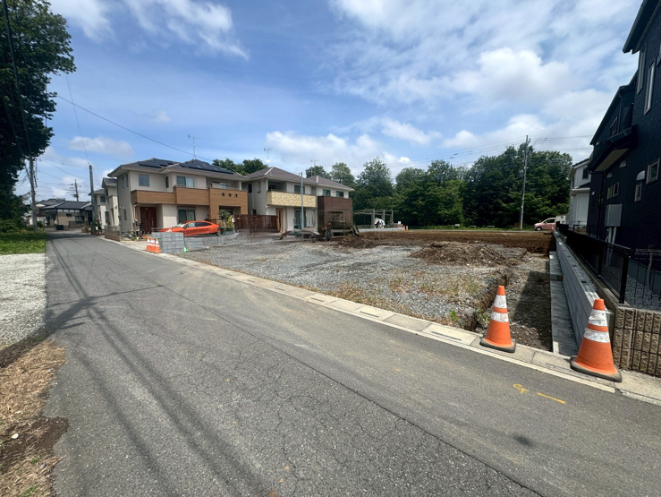 緑4丁目4区画　1号棟　前面道路写真