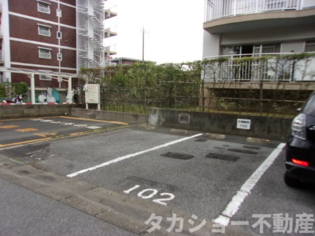 稲毛パークハウスの駐車場|専用使用権付駐車場です!!