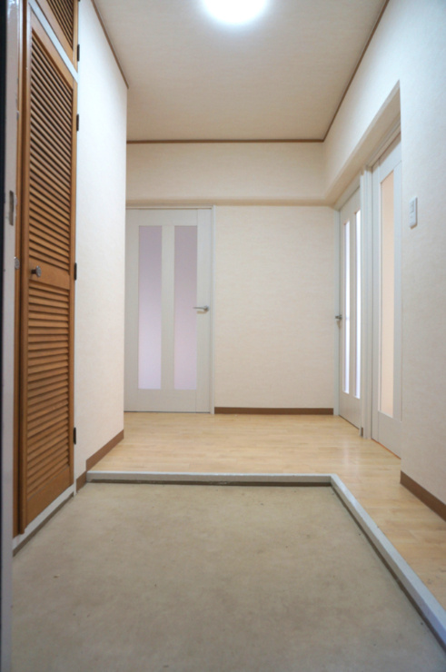 中落合第一住宅４５１号棟の玄関
