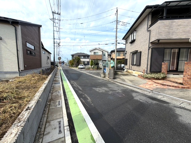 久喜市西大輪（全2棟）前面道路