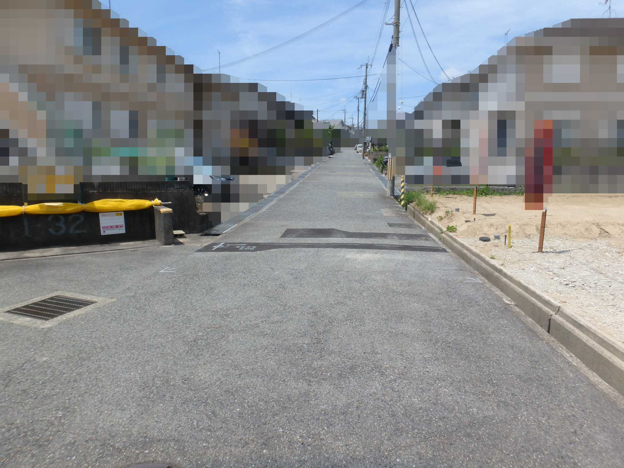 藤原台北町一丁目土地の前面道路含む現地写真|前面道路　南側公道幅員約６ｍ