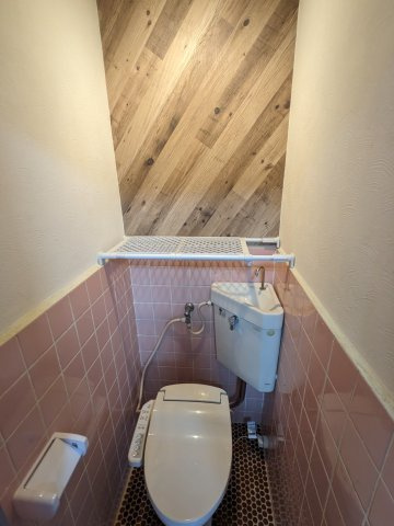 大阪府八尾市上之島町南3丁目　戸建のトイレ|ゆったりとした空間のトイレです