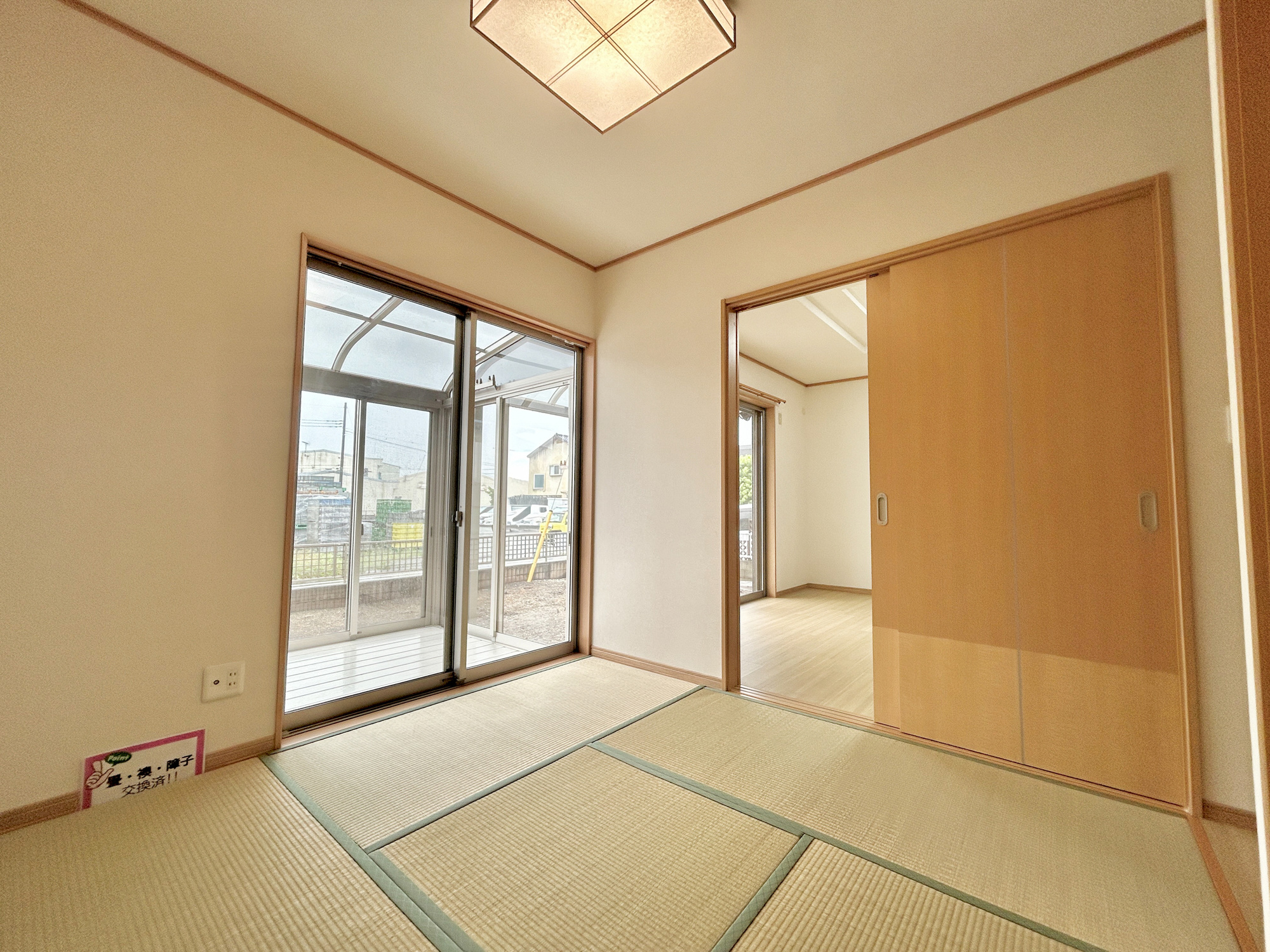 伊勢崎市長沼町　中古住宅の和室|"LDKと隣接した和室。
リビングから目が届く場所なので、お子様の遊び部屋・お昼寝スペースとして使うのもオススメです♪"