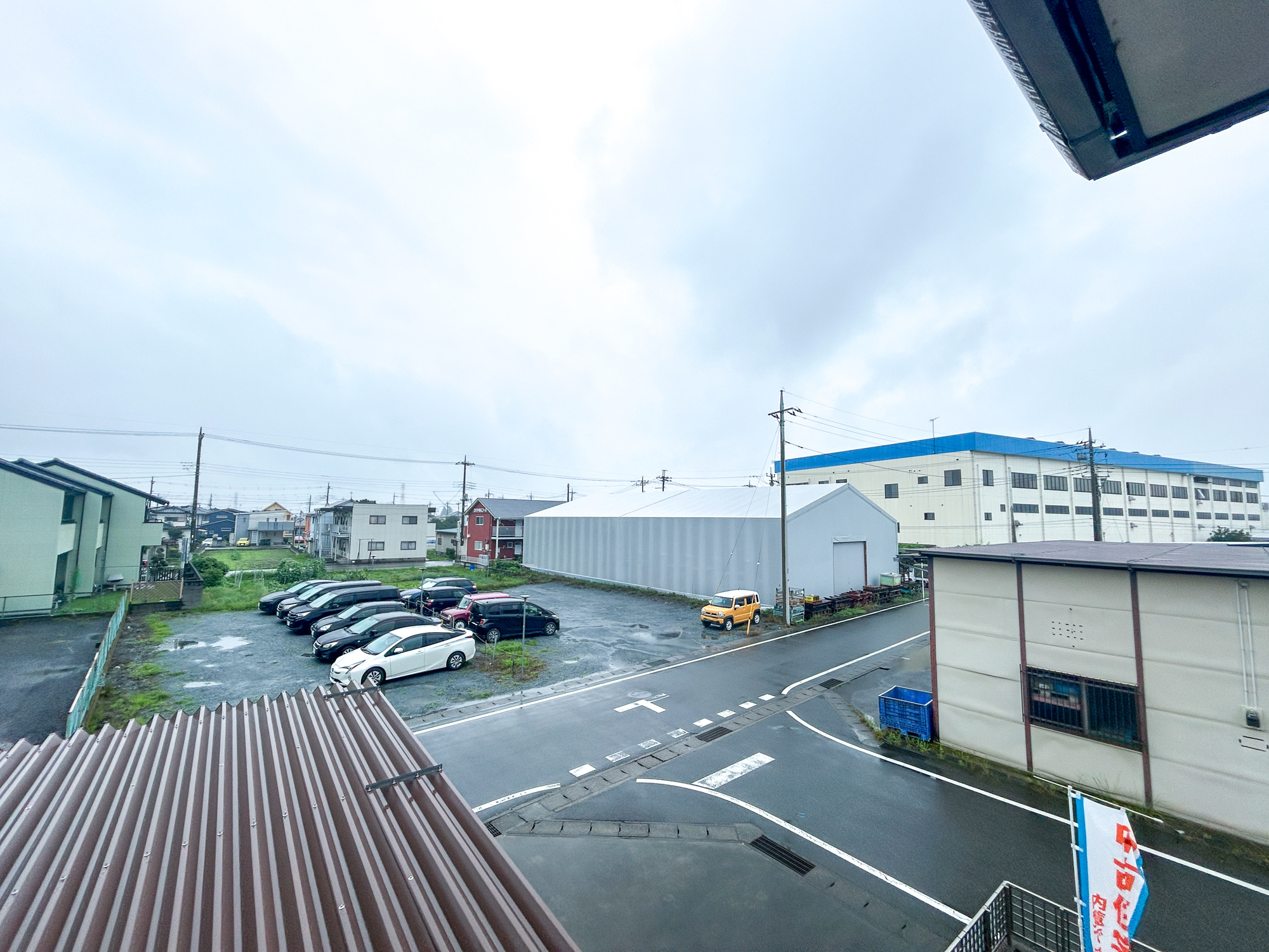 伊勢崎市長沼町　中古住宅の展望|低層の一戸建てを中心とした街並みが整然と続き、周辺は高い建物が建っていないので、採光や開放性に恵まれ、空が広く緑の多い閑静な趣を感じる環境です。