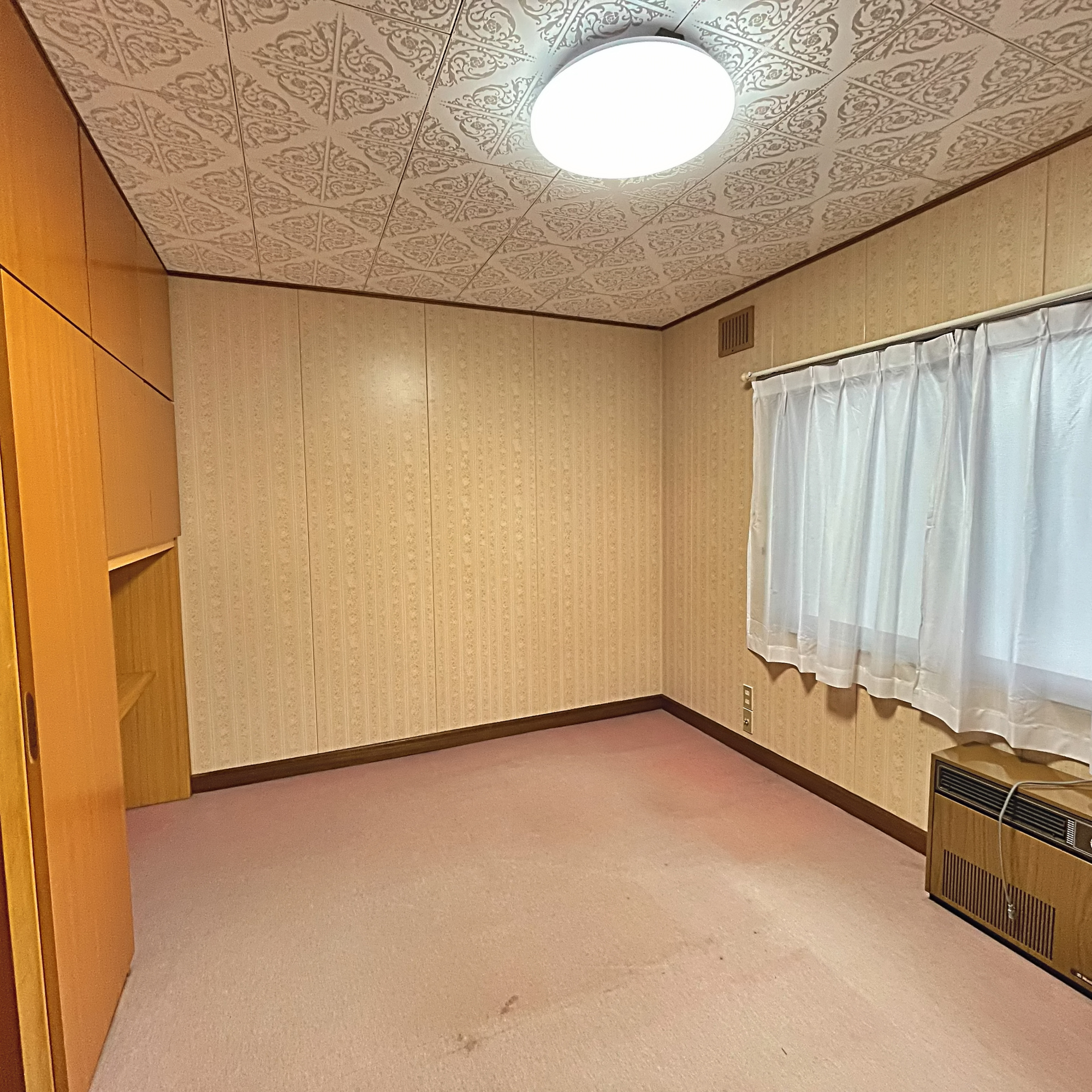 室蘭市絵鞆町2丁目15-25　中古住宅の洋室