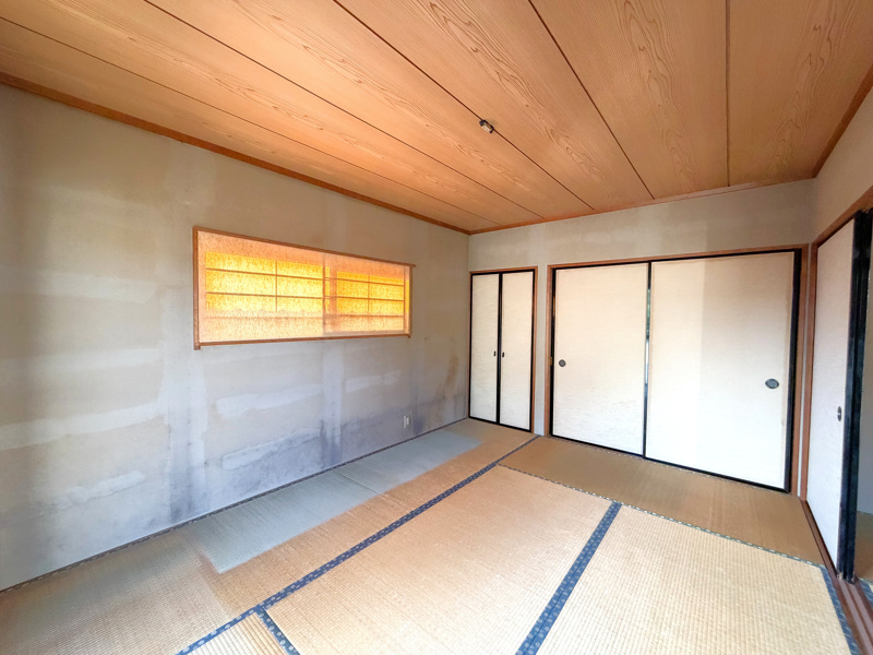 【邑楽郡千代田町福島　中古物件　和室】
南西角の6帖の和室です。