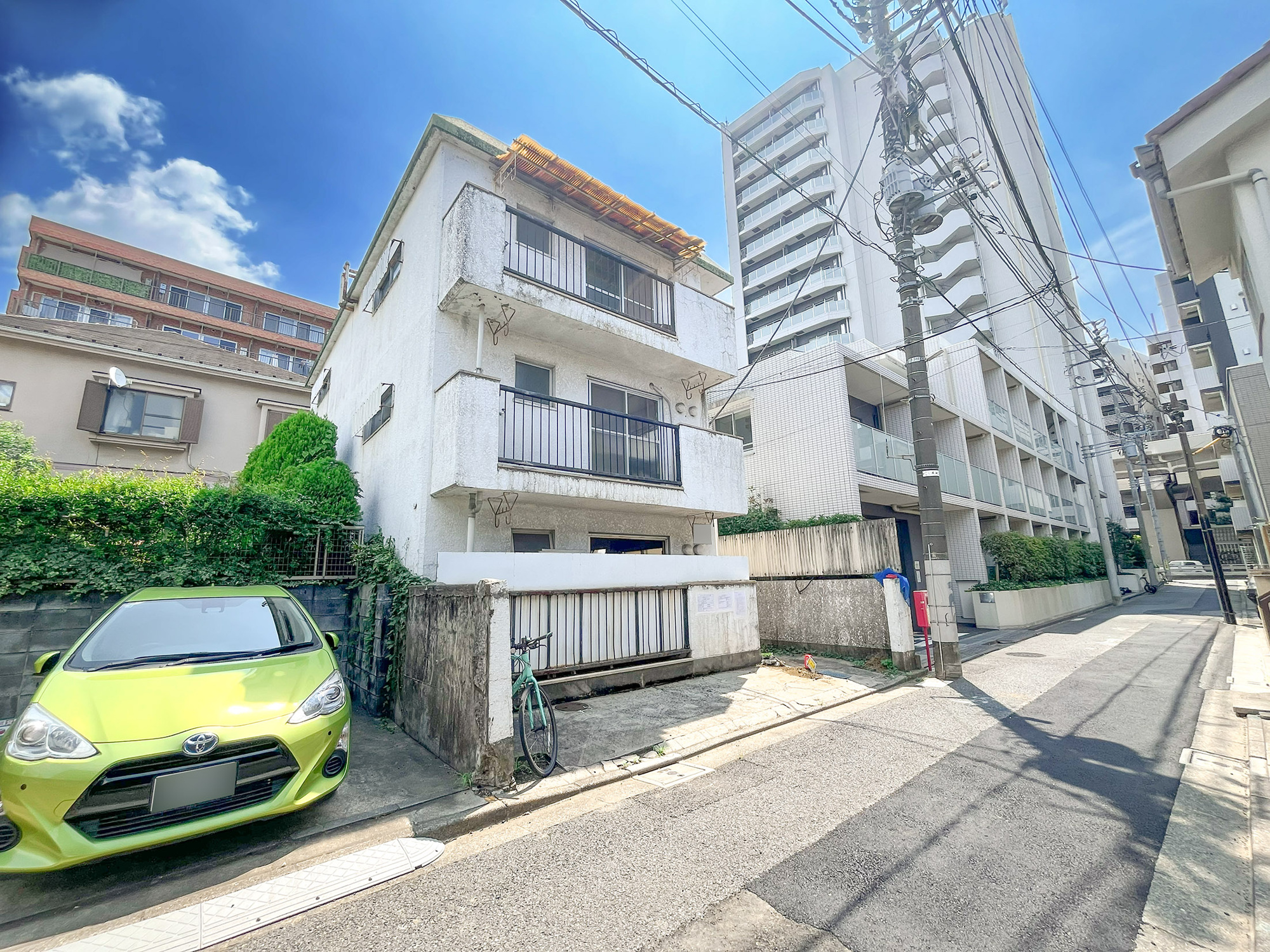 宅地分譲［渋谷区笹塚２丁目］の前面道路含む現地写真|現地写真（2026年8月撮影）　※解体後の更地渡しとなります