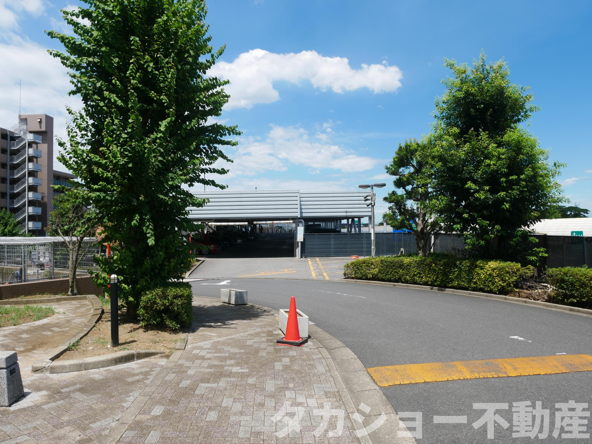 エステ・スクエア千葉　A棟の駐車場|カースペースがあります