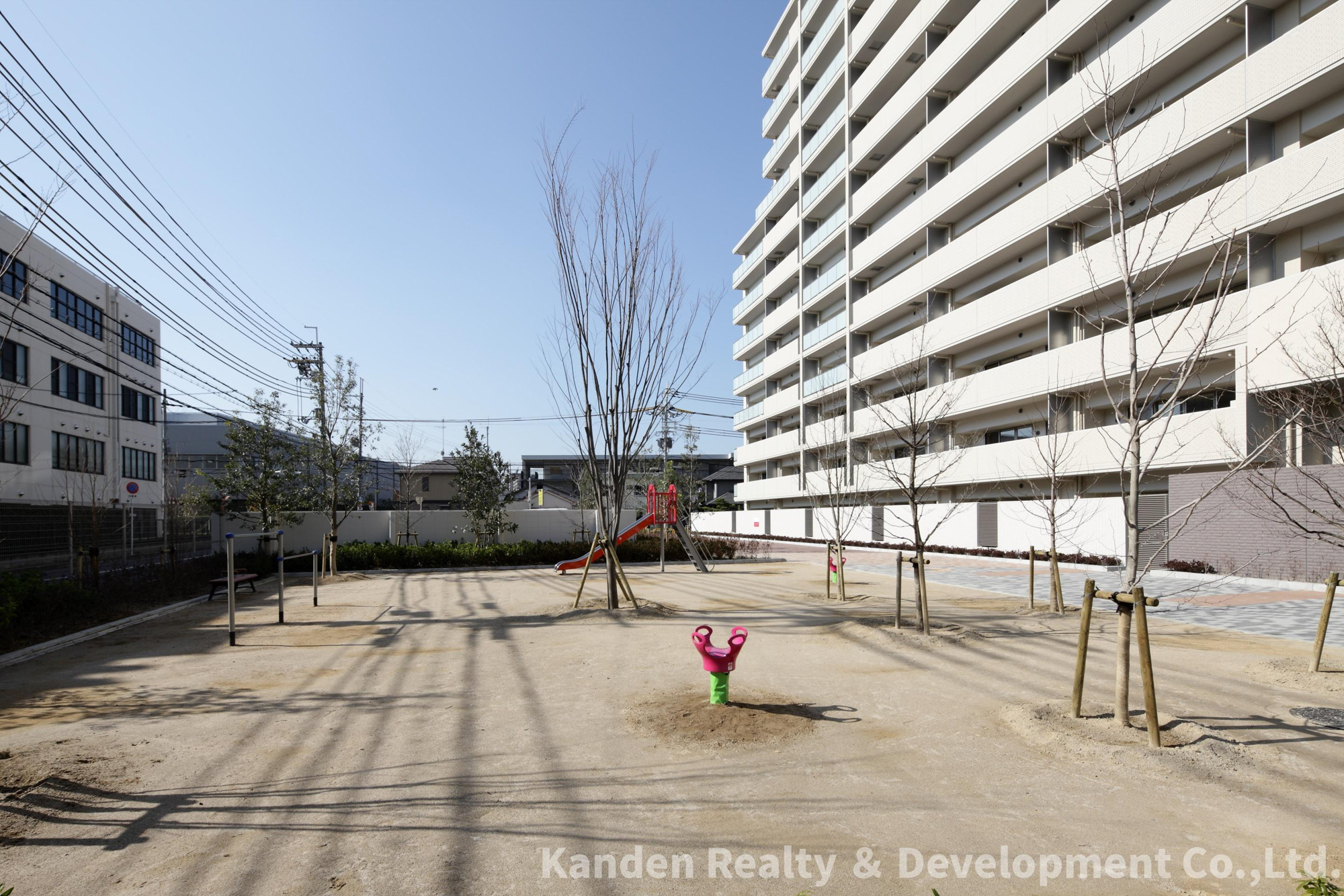 ロジュマン茨木のその他|隣接公園　※竣工時写真
