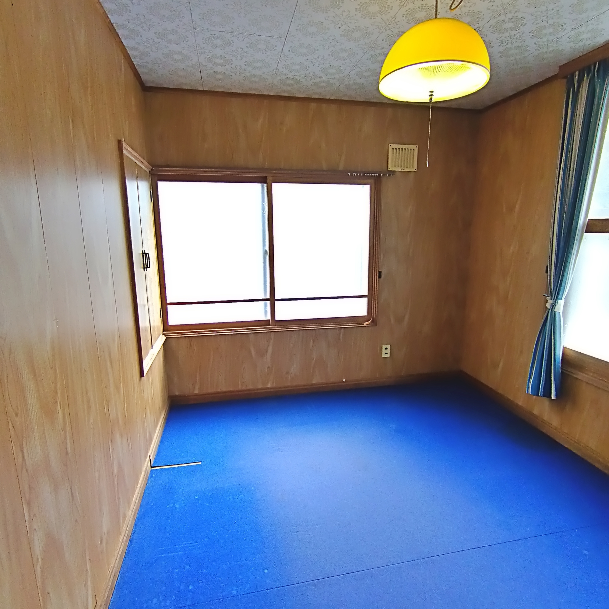 室蘭市母恋南町4丁目6-9　中古住宅の洋室