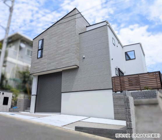 横浜市港南区日野南７丁目 新築戸建て【仲介手数料無料】カースペース2台の外観