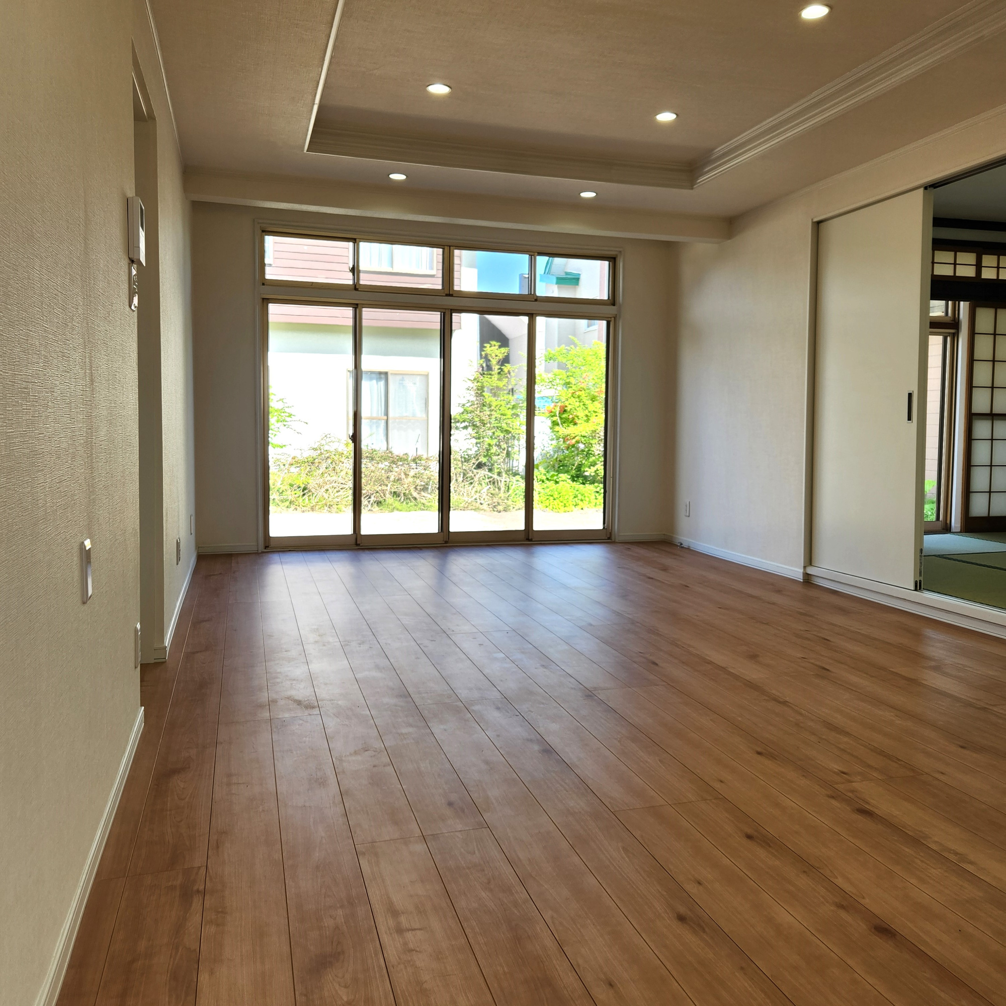 登別市富士町7丁目9-3　リフォーム済中古住宅の居間・リビング