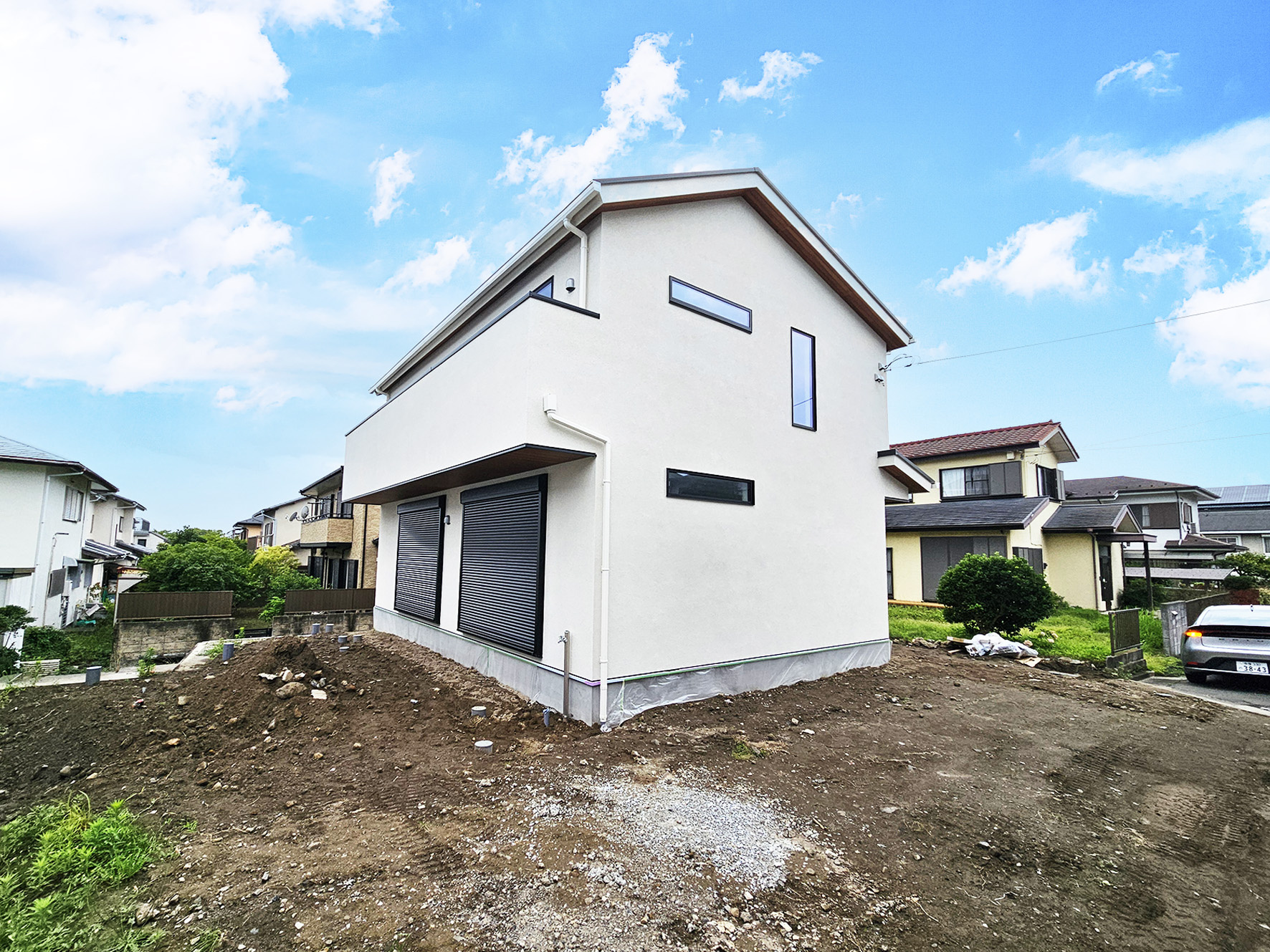 26帖LDK・ツインWIC・全室2面採光で叶う開放的な暮らし～桂台東　新築戸建～の外観|26帖超の広々LDKはリビング勉強にも便利なカウンター付。対面式キッチンで調理中でもコミュニケーションが広がります。パントリー・シューズインクローク・ツインWICで収納も大充実！
