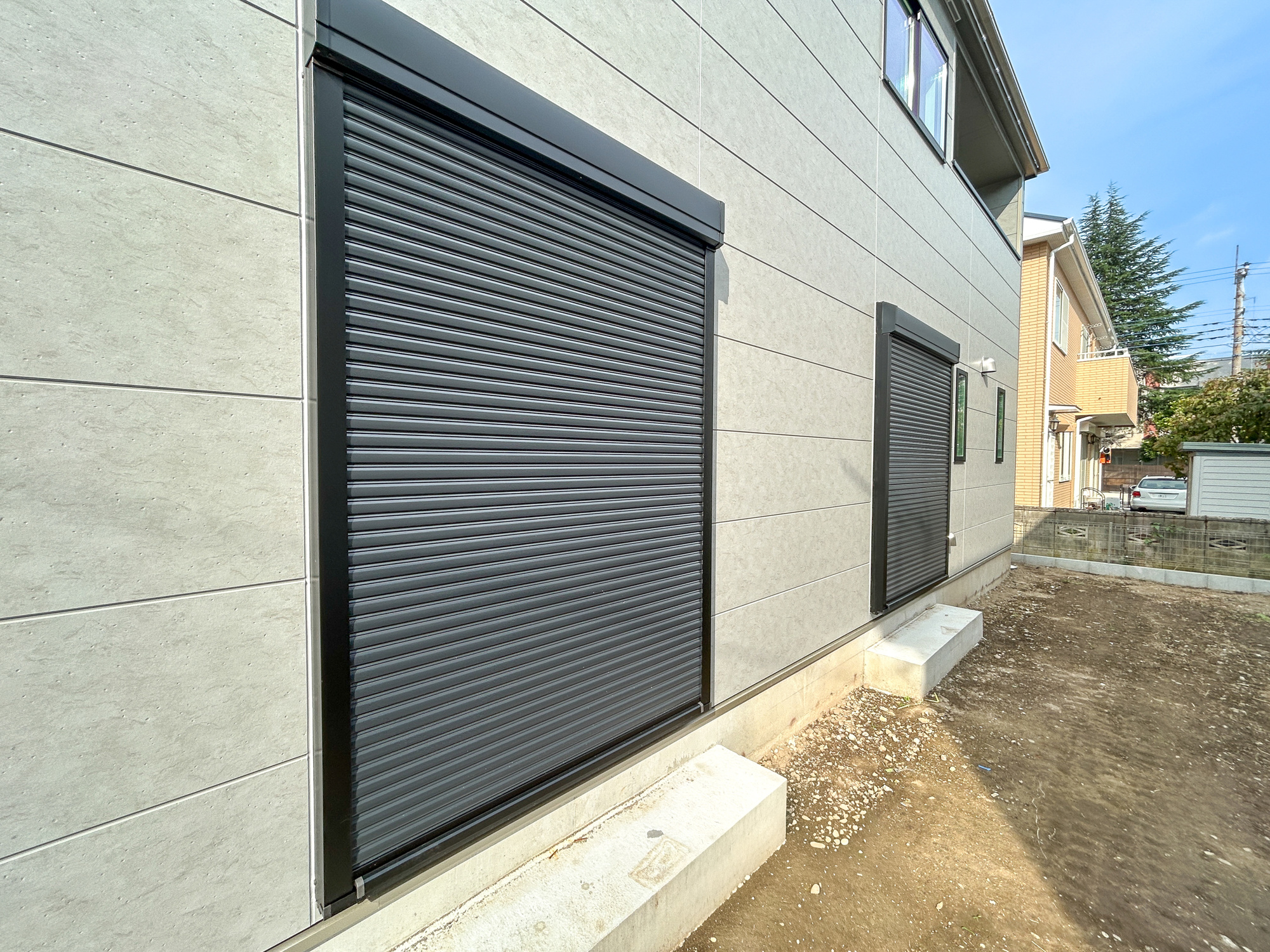 前橋市朝日が丘町　新築住宅全1棟の防犯設備|防風、防犯、防音、断熱と様々な効果を発揮するシャッター付きです♪