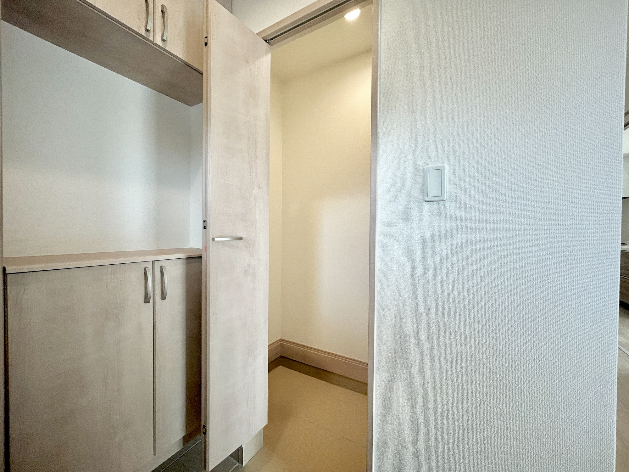 前橋市南町2丁目　新築住宅全1棟の収納|SICがあるので、ベビーカーなど収納でき、いつも玄関がスッキリして気持ちいいですね！
