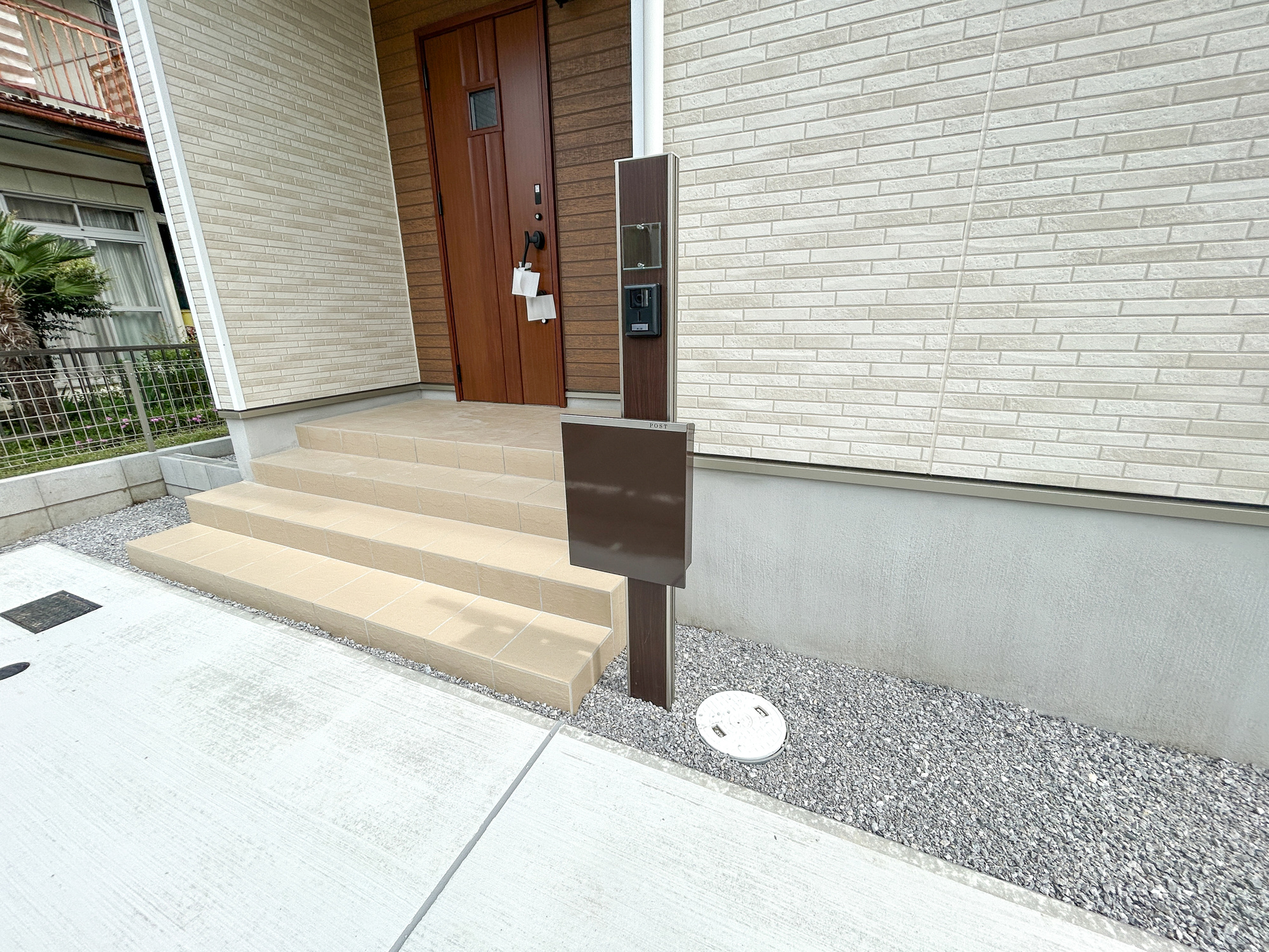 前橋市南町2丁目　新築住宅全1棟の設備|おしゃれな機能ポールにはポスト、インターフォン、表札設置可能です♪