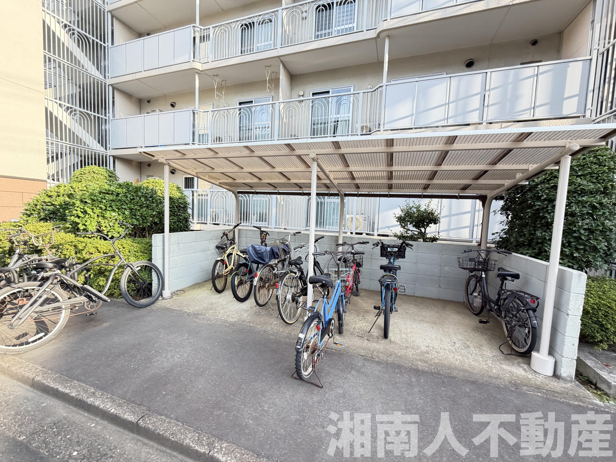 藤沢ニューライフ７号棟の駐輪場