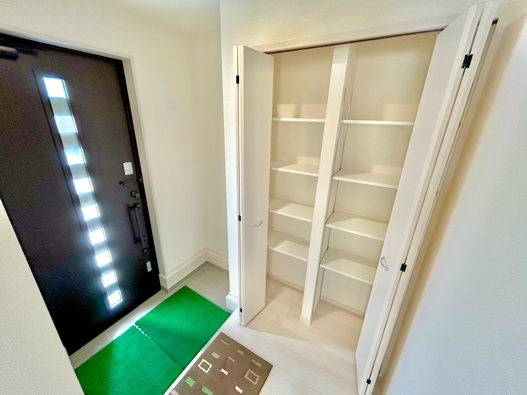 伊勢崎市茂呂南町第3　新築住宅全2棟の内観：施工例|同社施工例