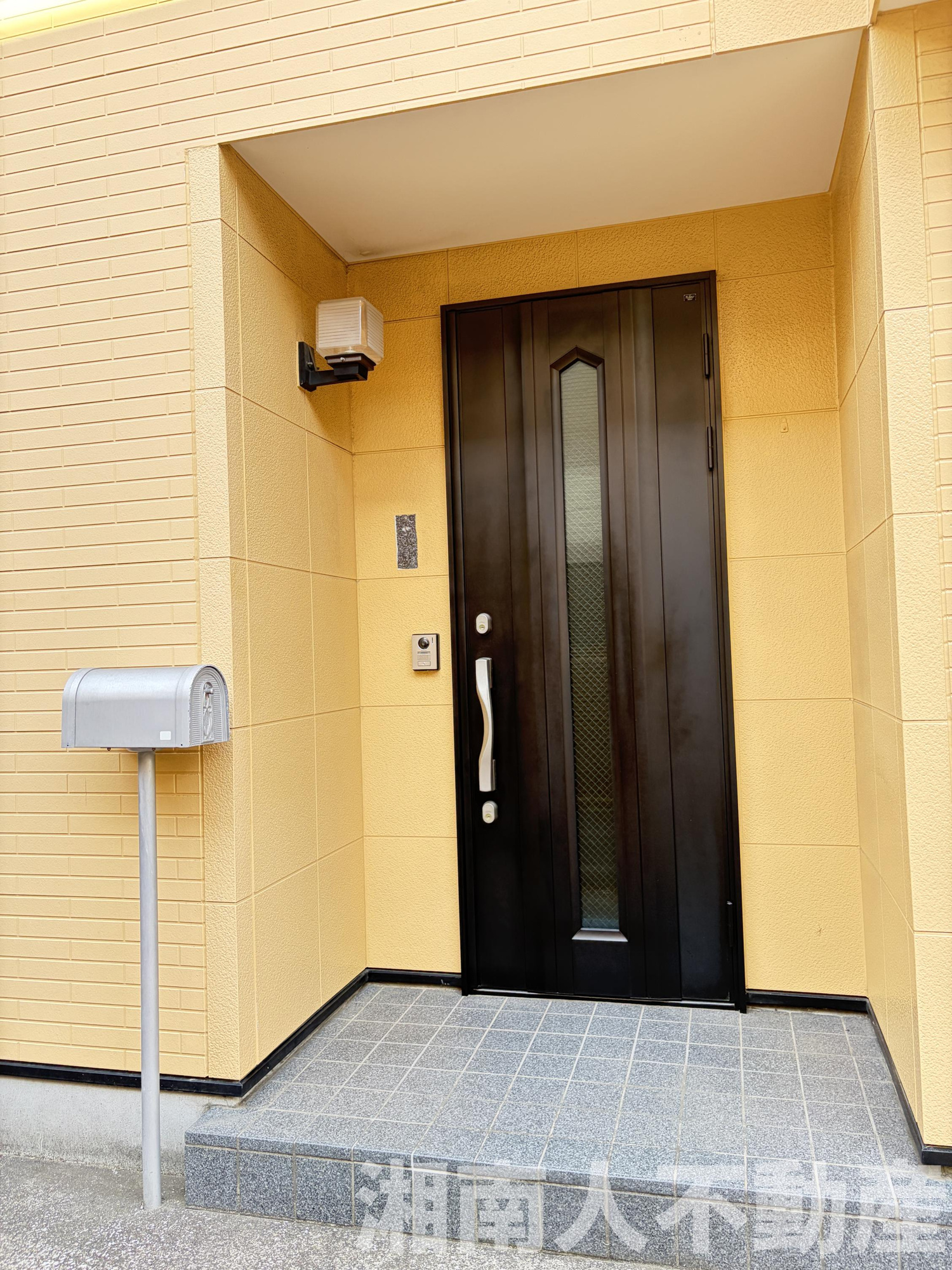 藤沢市下土棚２１６－９戸建の玄関|ゆったりとした玄関です